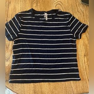 Cropped small shirt white and blue verticals stripes women’s short sleeve top